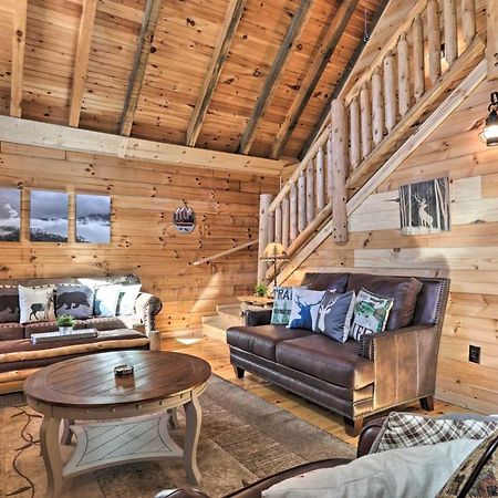 Gatlinburg Cabin With Loft And Game Room 1 Mi To Town Luaran gambar