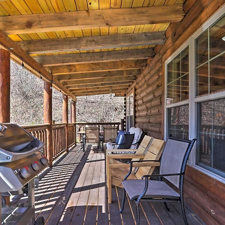 Gatlinburg Cabin With Loft And Game Room 1 Mi To Town Luaran gambar