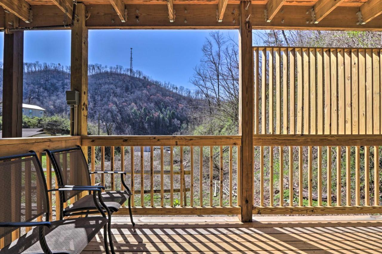 Gatlinburg Cabin With Loft And Game Room 1 Mi To Town Luaran gambar