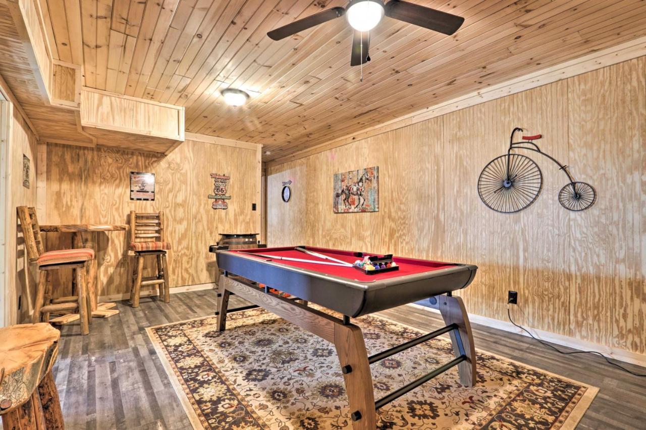 Gatlinburg Cabin With Loft And Game Room 1 Mi To Town Luaran gambar