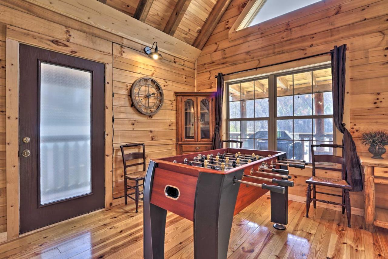 Gatlinburg Cabin With Loft And Game Room 1 Mi To Town Luaran gambar