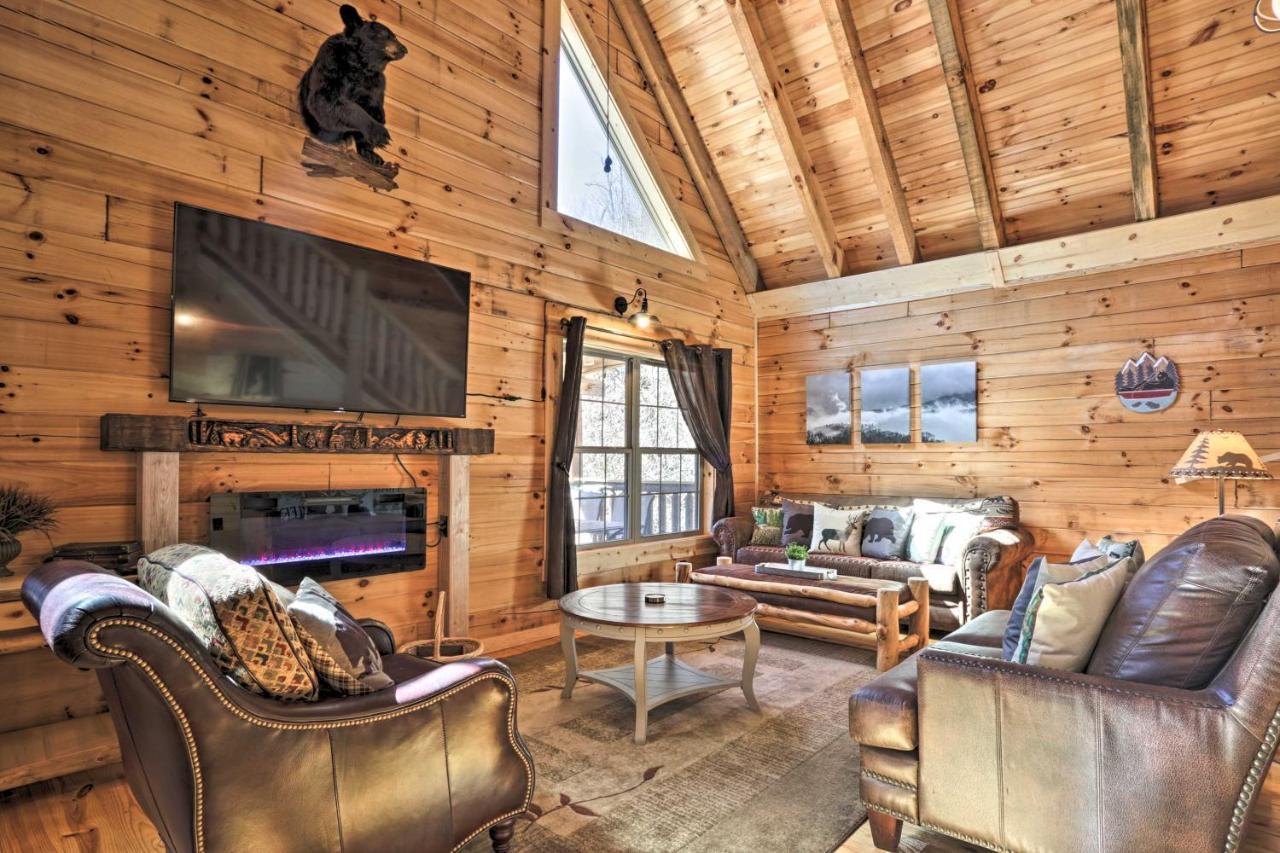 Gatlinburg Cabin With Loft And Game Room 1 Mi To Town Luaran gambar