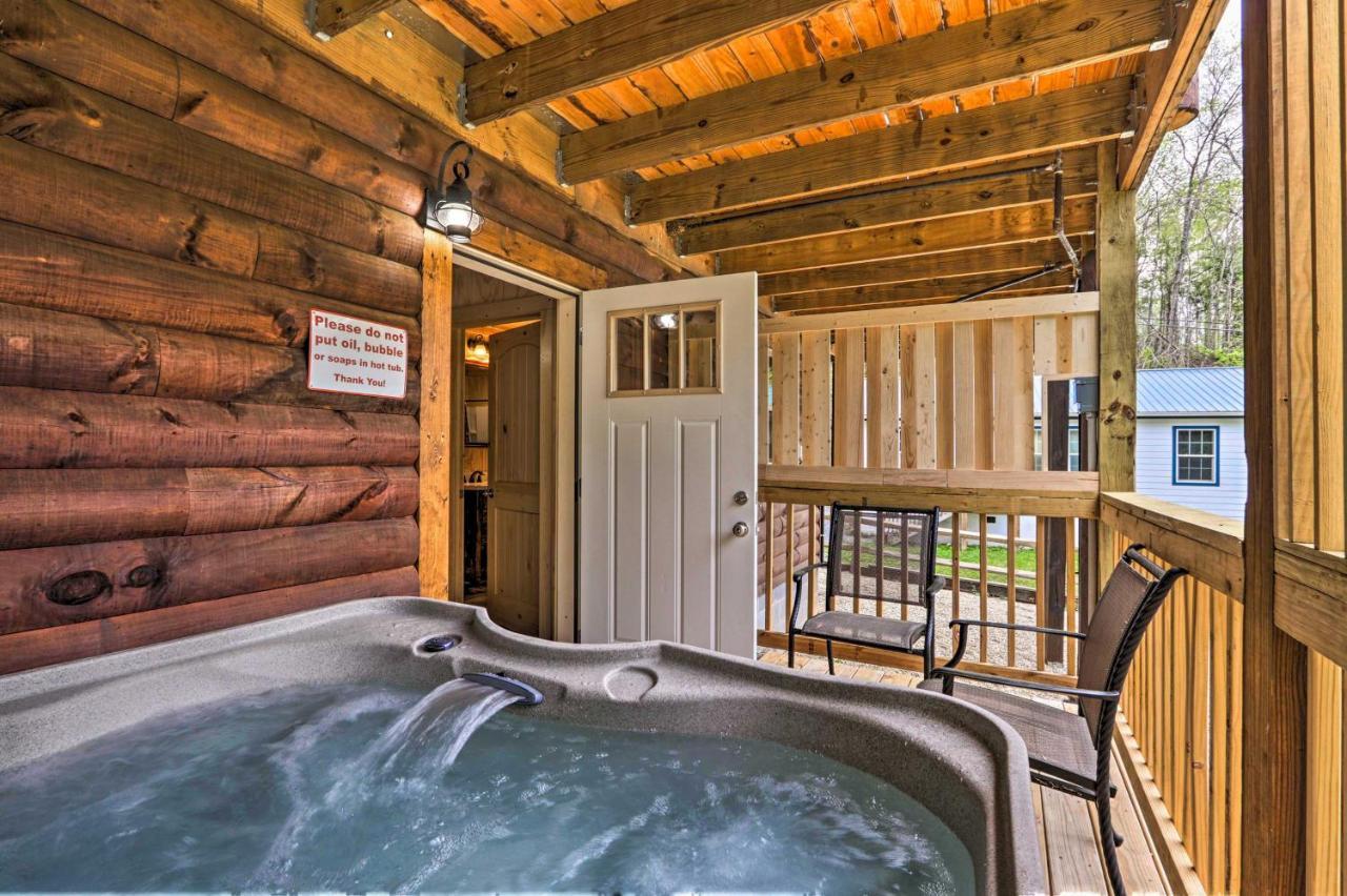 Gatlinburg Cabin With Loft And Game Room 1 Mi To Town Luaran gambar